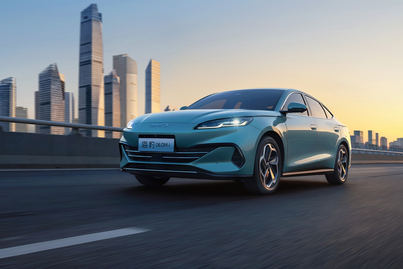 2024款比亞迪海豹全新(xīn)純電(diàn)轎跑