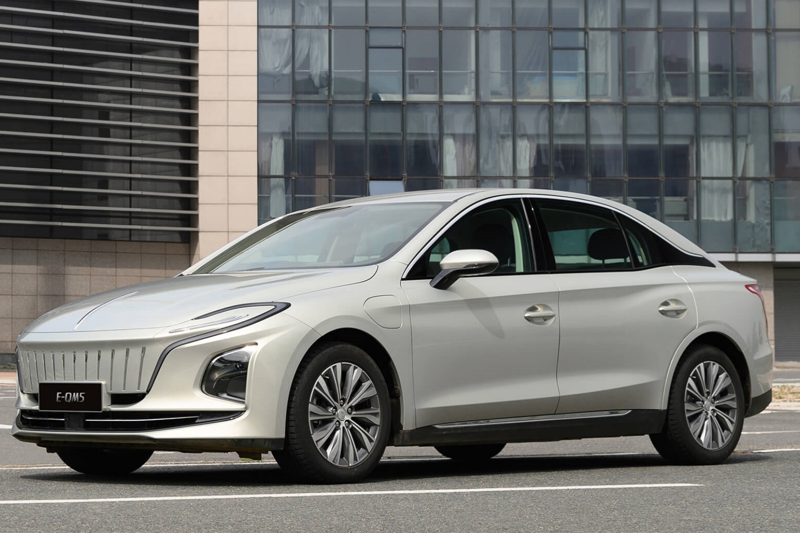 2024款紅旗E-QM5純電(diàn) 450km