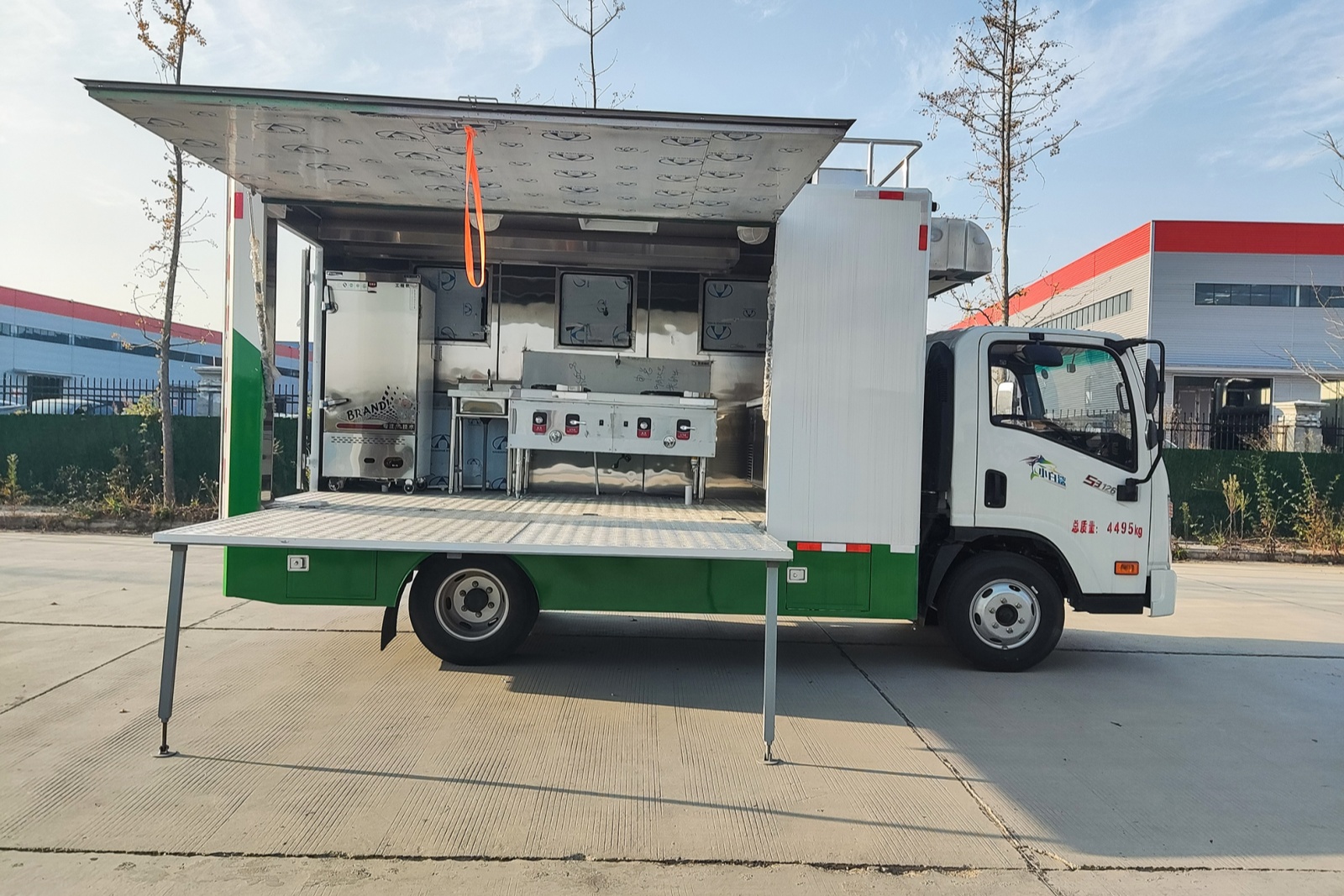 大運奧普力國(guó)六雲内126馬力移動餐車(chē) 